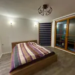 Peaceful Pleasure Apartment & Free Private Parking