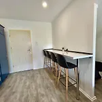Peaceful Pleasure Apartment & Free Private Parking