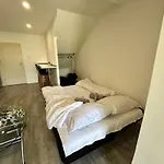 Peaceful Pleasure Apartment & Free Private Parking