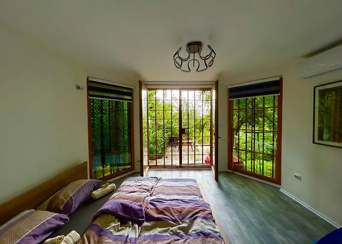 Peaceful Pleasure Apartment & Free Private Parking