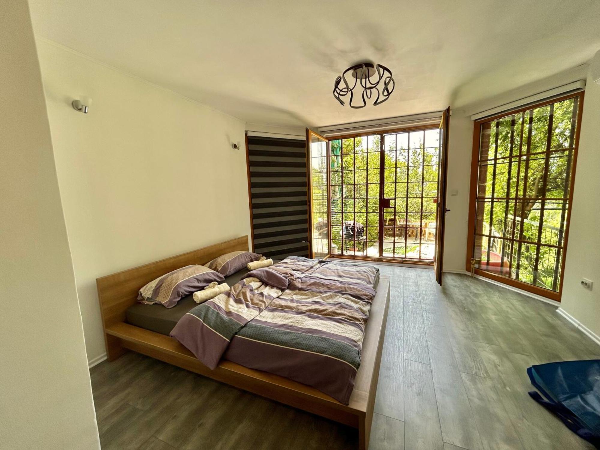 Apartment Peaceful Pleasure & Free Private Parking *